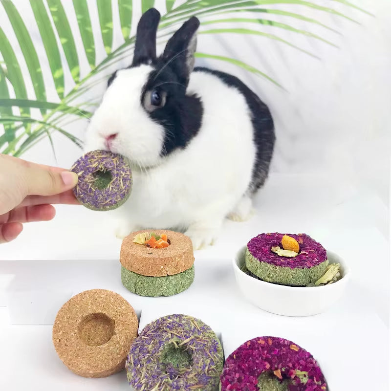 Bunny Chew Toy for Teeth Natural Small Animal Handmade Grass Cake Pet Teeth Grinding Toys Hamster Rabbit Teeth Treats